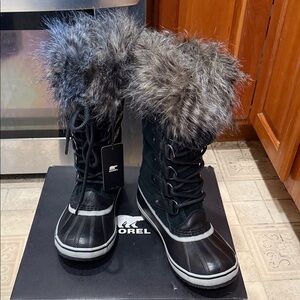 Sorel Women’s Joan of Arctic Boots Waterproof Black/Quarry Size 6